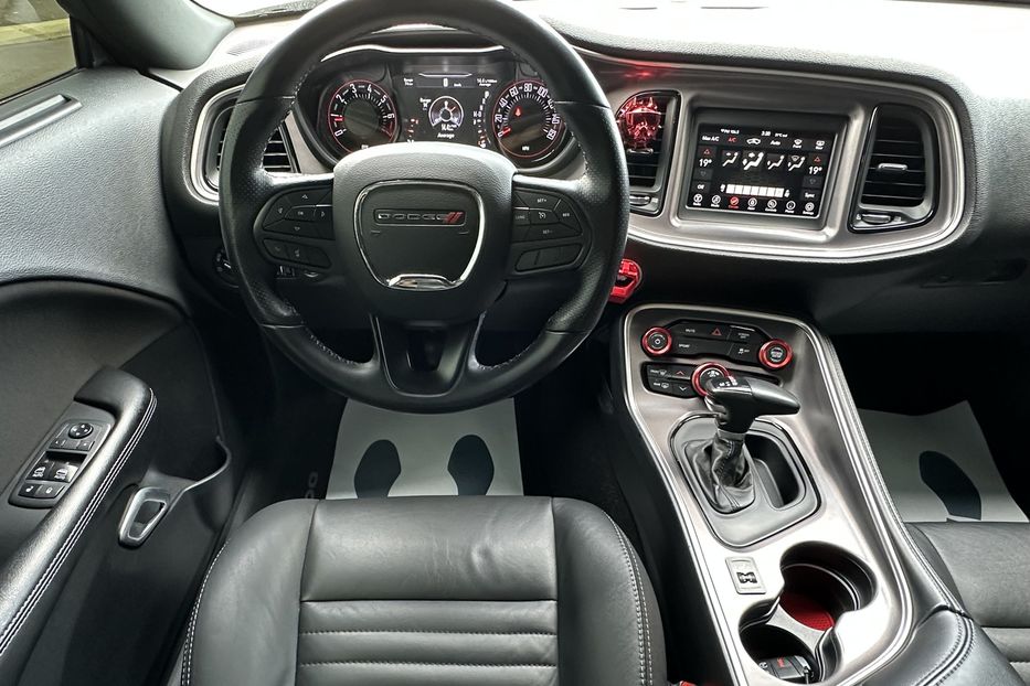Продам Dodge Challenger 2021 года в Киеве