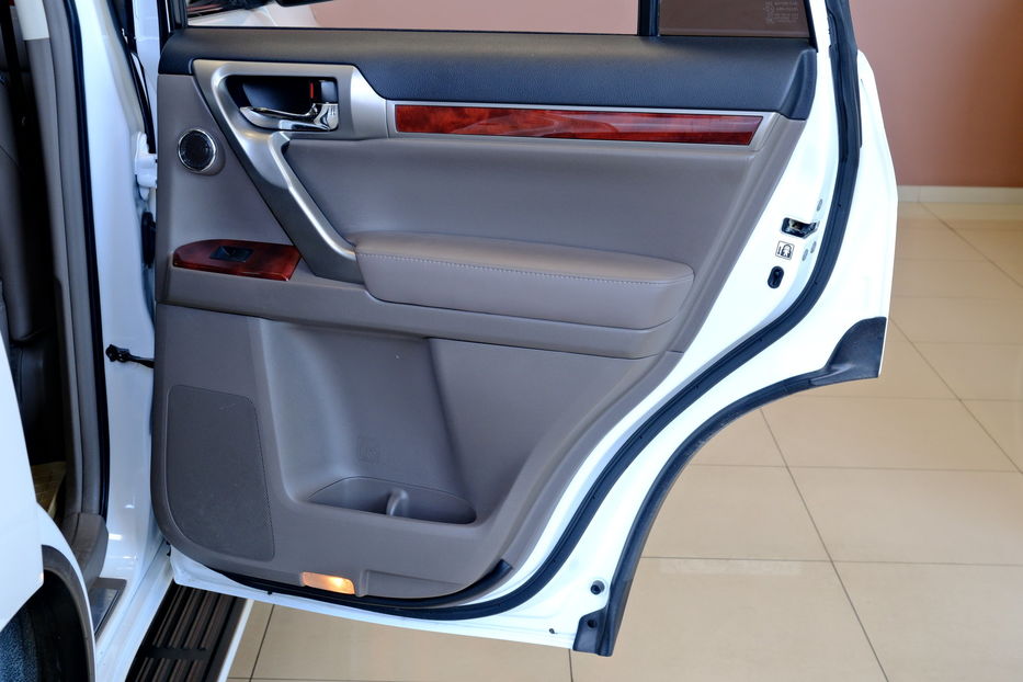 Продам Lexus GX 460 2013 года в Одессе