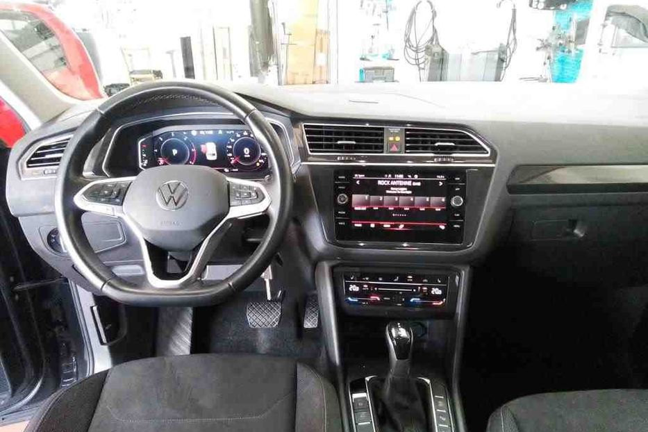 Продам Volkswagen Tiguan 2.0 TDI 147kW 7-DSG Elegance 2021 года в Львове