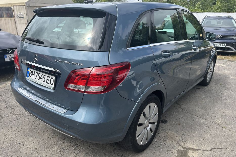 Продам Mercedes-Benz B-Class B250E 2015 года в Одессе