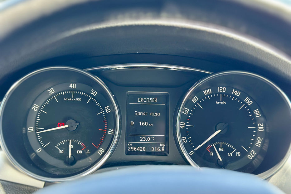 Продам Skoda Superb 2013 года в Киеве