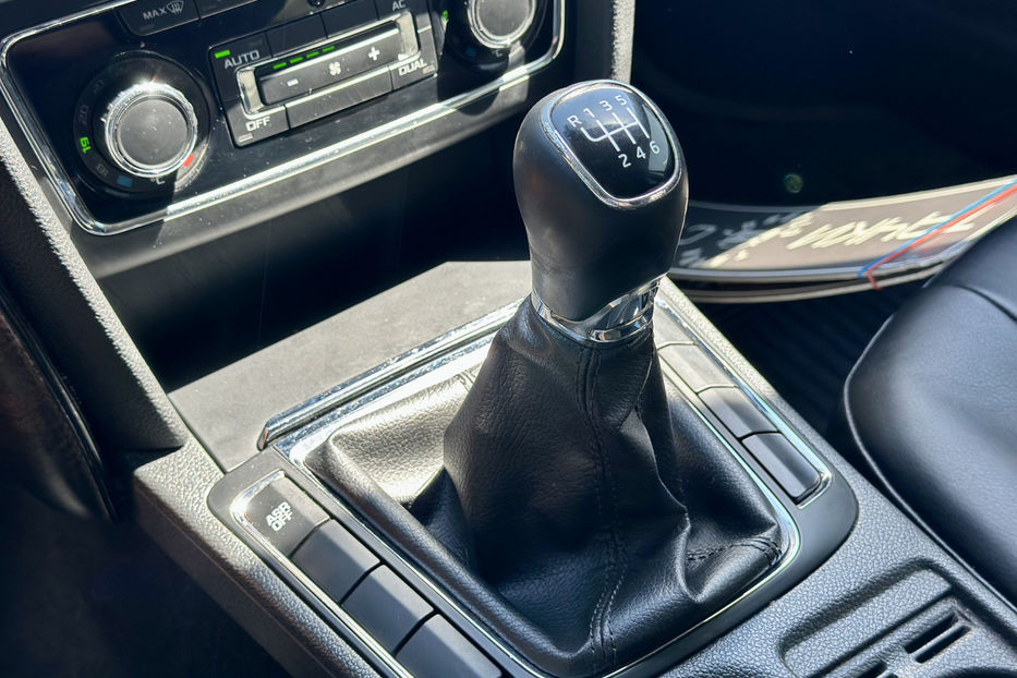 Продам Skoda Superb 2013 года в Киеве