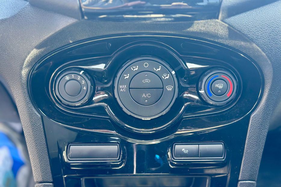 Продам Ford Fiesta 2018 года в Киеве
