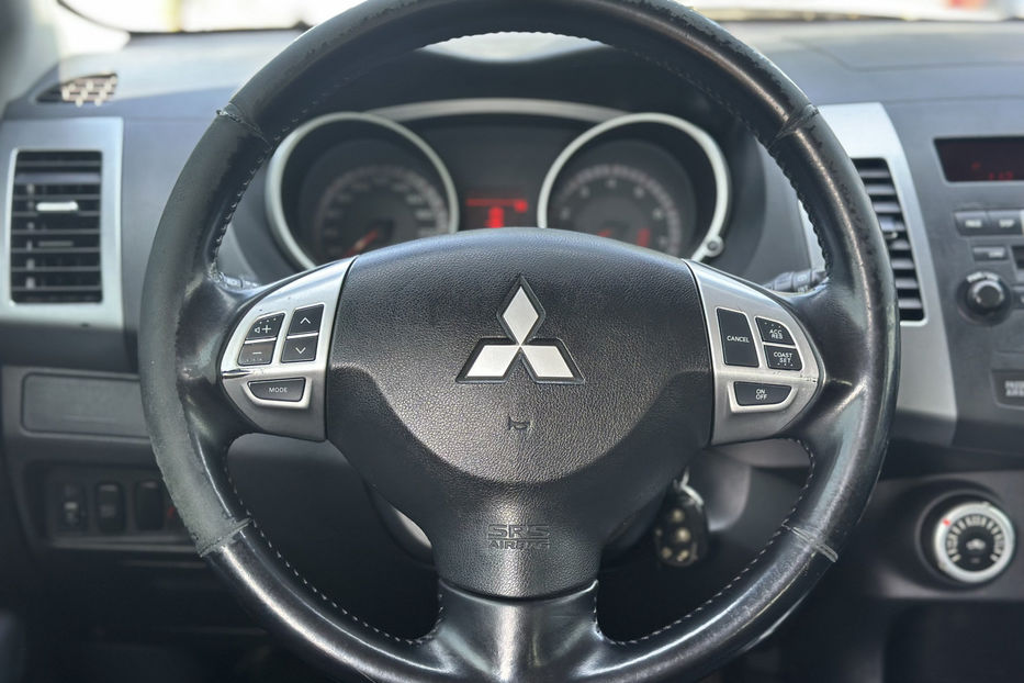 Продам Mitsubishi Outlander XL 2008 года в Киеве