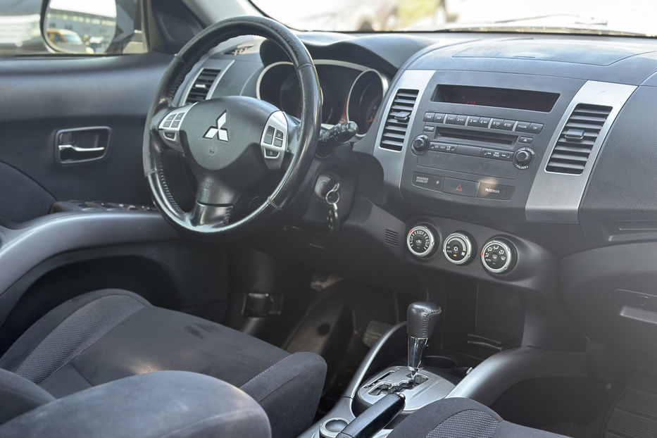 Продам Mitsubishi Outlander XL 2008 года в Киеве