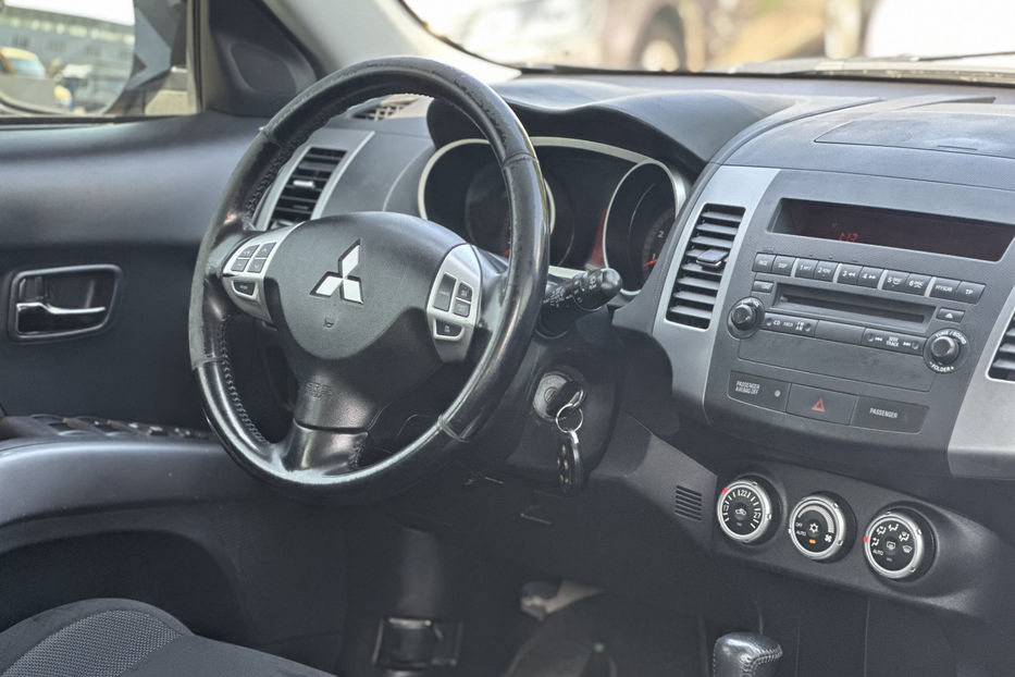 Продам Mitsubishi Outlander XL 2008 года в Киеве
