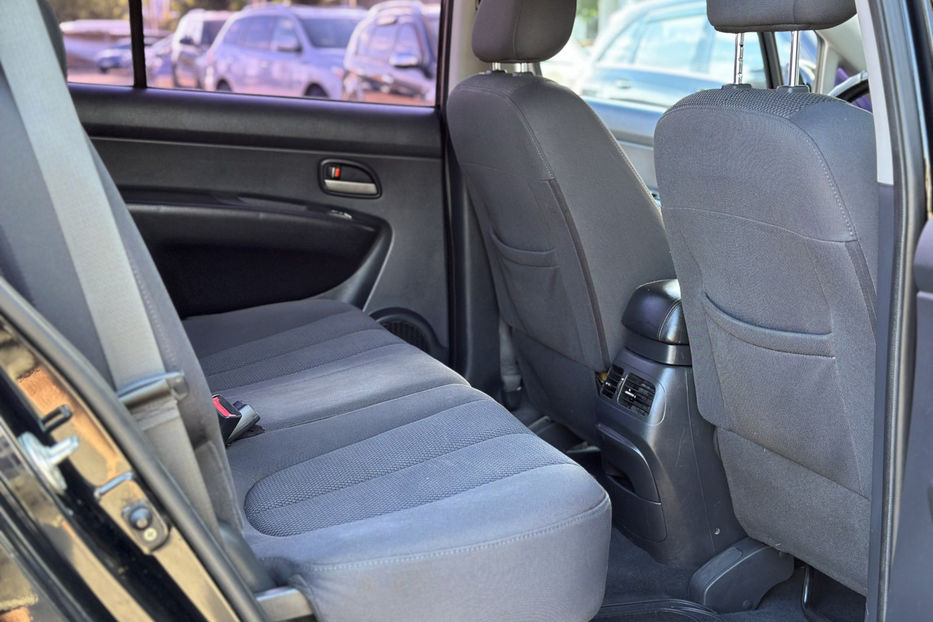 Продам Kia Carens 2008 года в Киеве