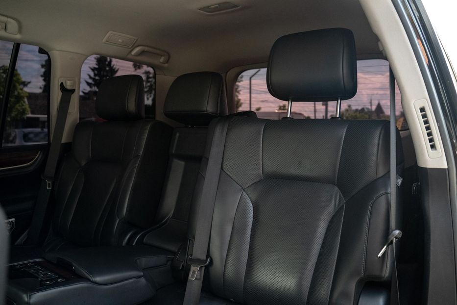 Продам Lexus LX 450 d 2017 года в Черновцах
