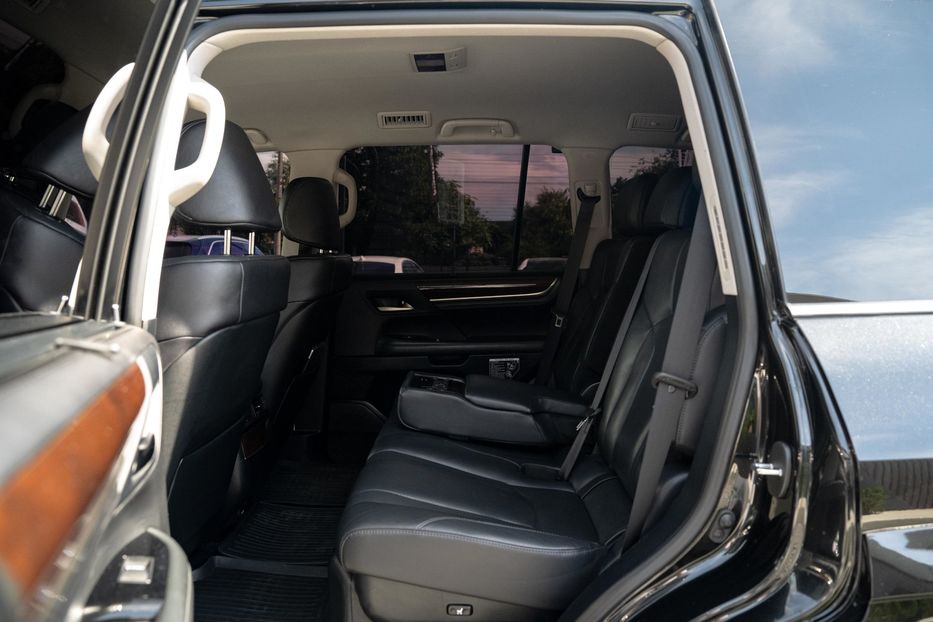 Продам Lexus LX 450 d 2017 года в Черновцах