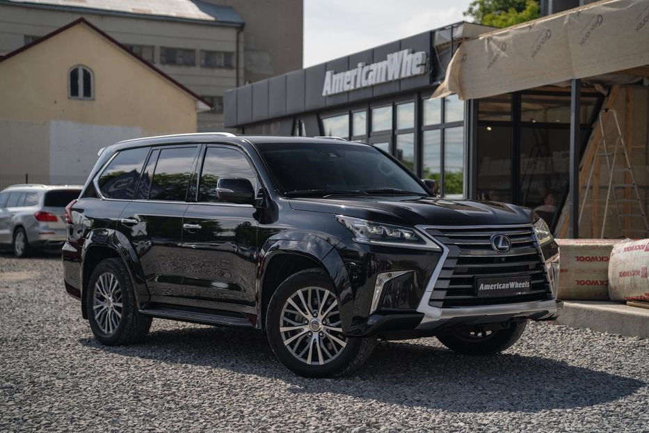 Продам Lexus LX 450 d 2017 года в Черновцах