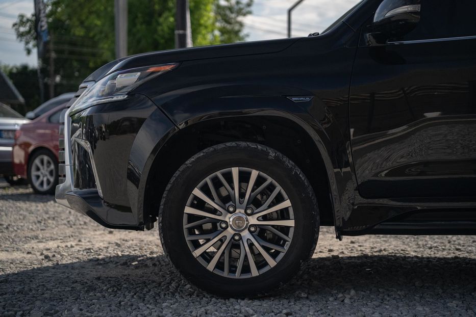Продам Lexus LX 450 d 2017 года в Черновцах