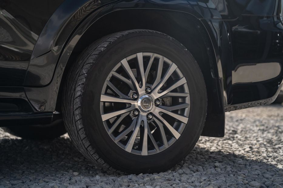Продам Lexus LX 450 d 2017 года в Черновцах