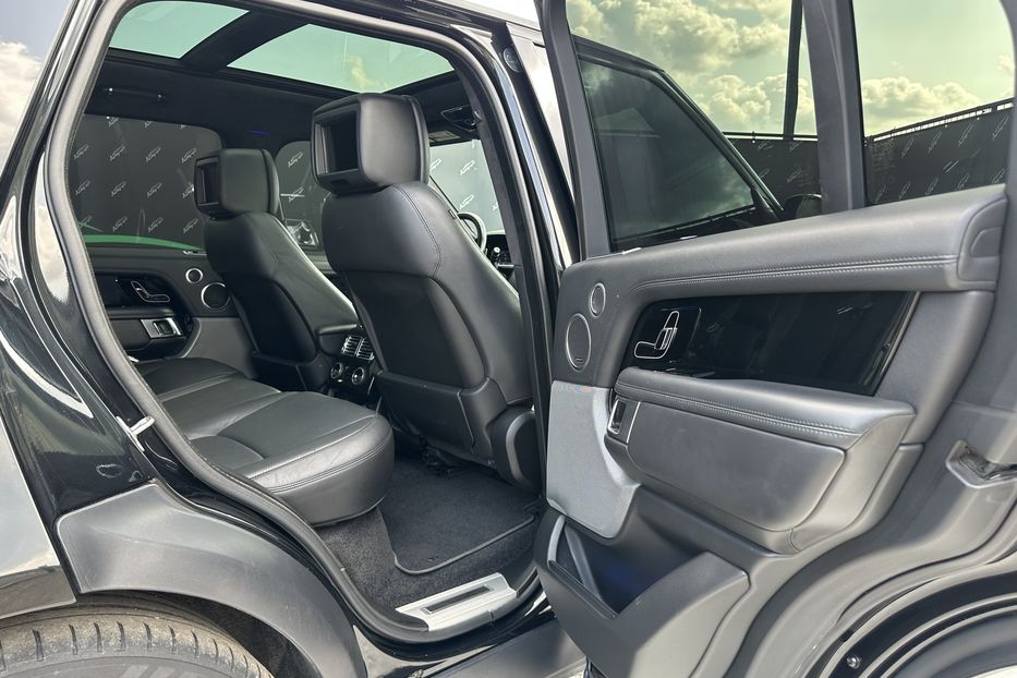 Продам Land Rover Range Rover Vogue HSE 2018 года в Киеве