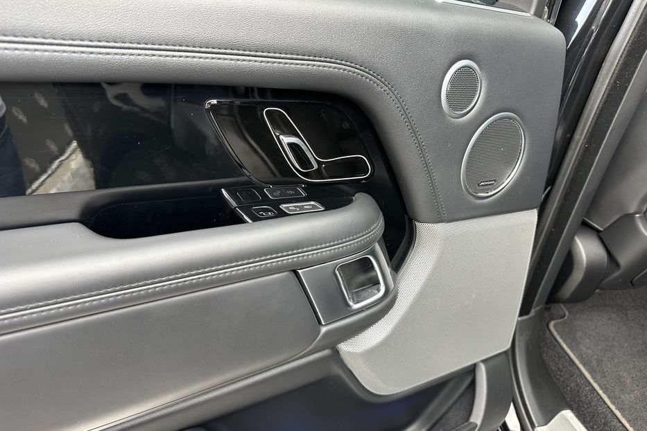 Продам Land Rover Range Rover Vogue HSE 2018 года в Киеве
