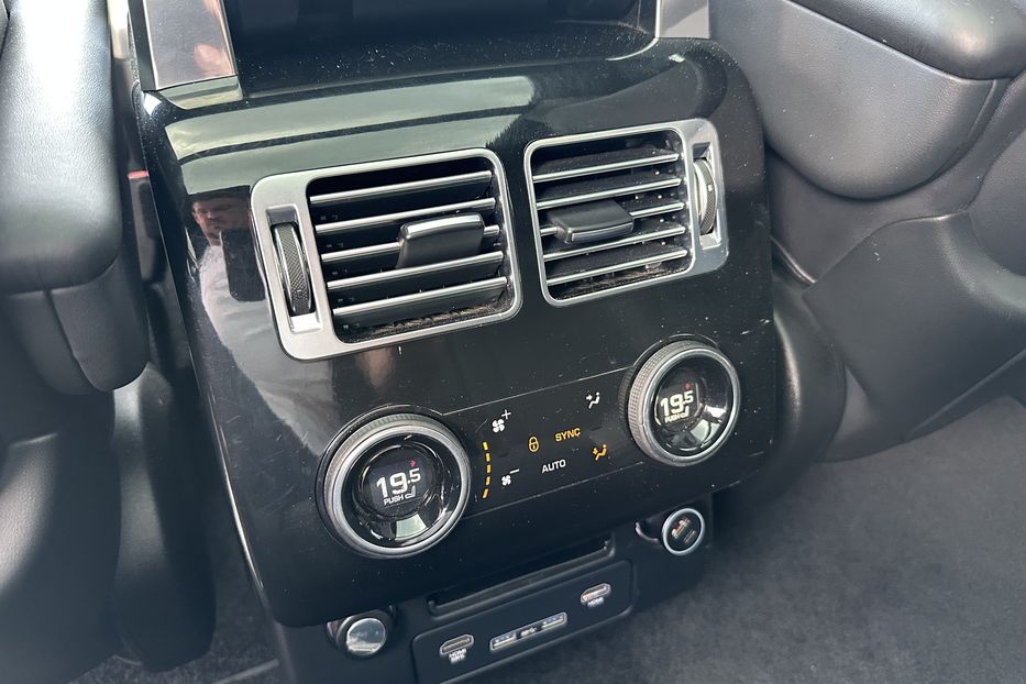 Продам Land Rover Range Rover Vogue HSE 2018 года в Киеве