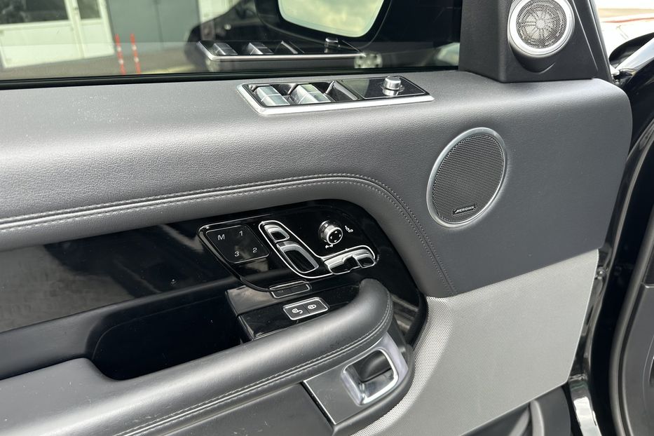 Продам Land Rover Range Rover Vogue HSE 2018 года в Киеве