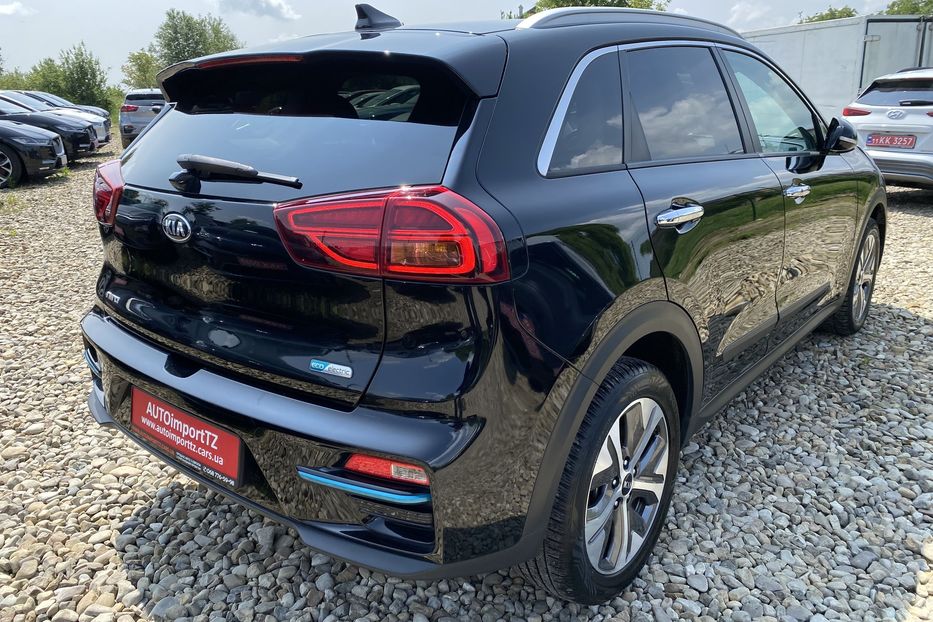 Продам Kia Niro 64 kWh Макс. комплектація 2020 года в Львове