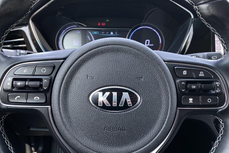 Продам Kia Niro 64 kWh Макс. комплектація 2020 года в Львове