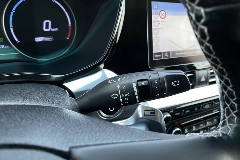 Продам Kia Niro 64 kWh Макс. комплектація 2020 года в Львове