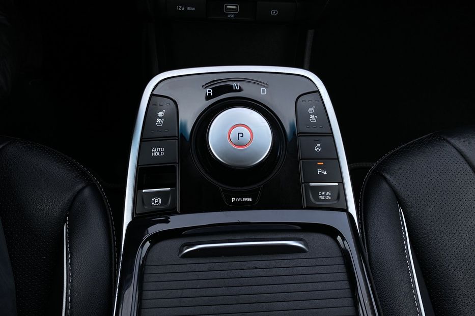 Продам Kia Niro 64 kWh Макс. комплектація 2020 года в Львове