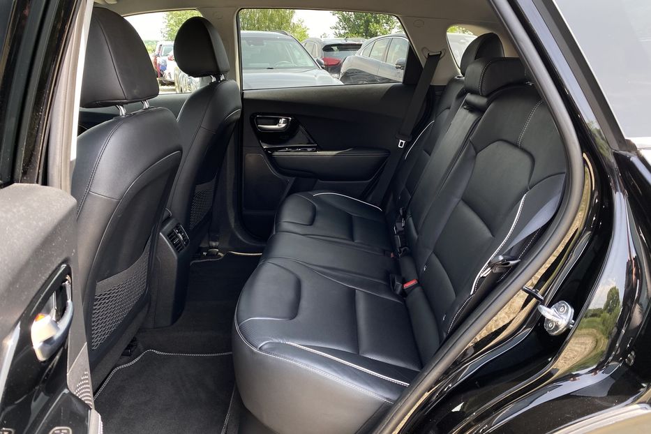 Продам Kia Niro 64 kWh Макс. комплектація 2020 года в Львове