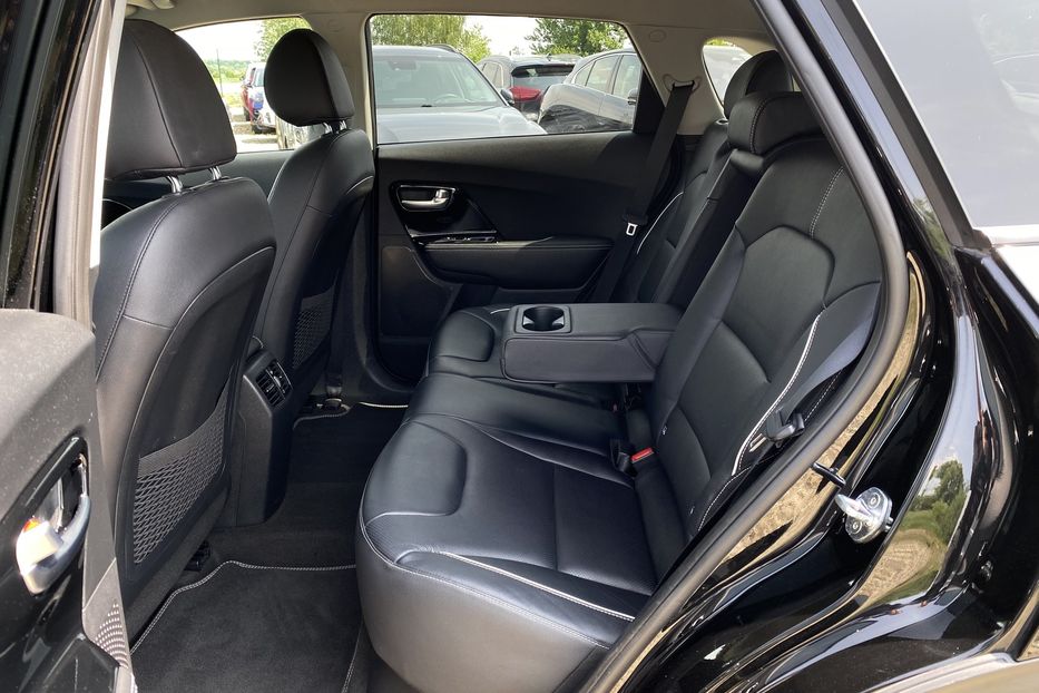 Продам Kia Niro 64 kWh Макс. комплектація 2020 года в Львове