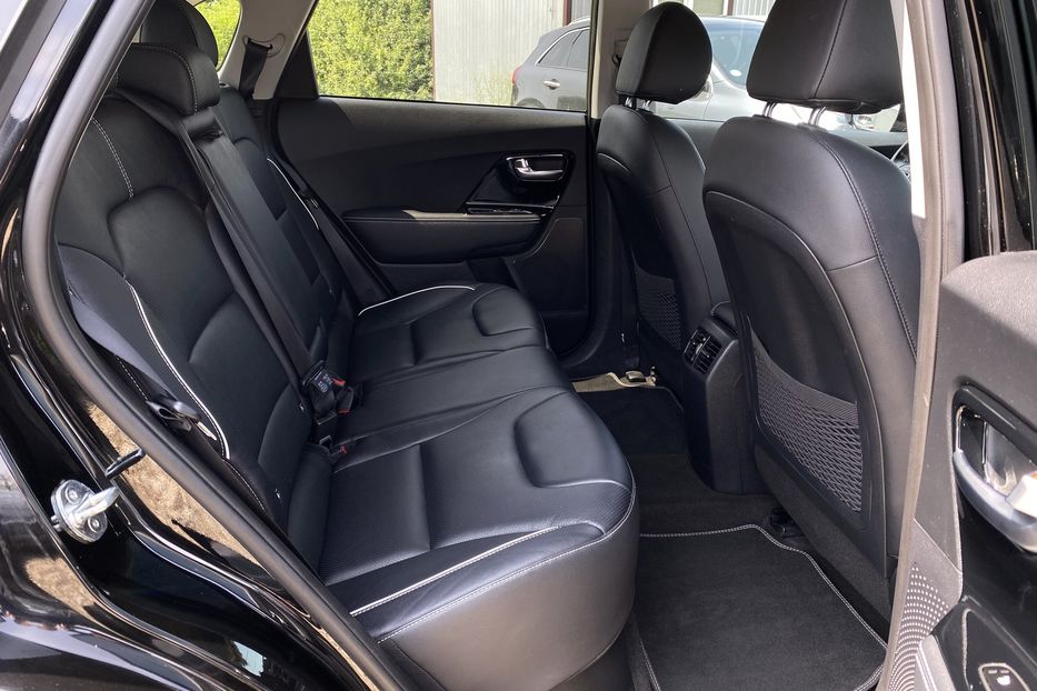 Продам Kia Niro 64 kWh Макс. комплектація 2020 года в Львове