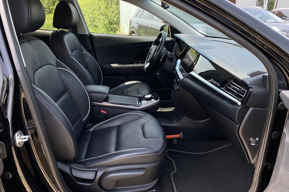 Продам Kia Niro 64 kWh Макс. комплектація 2020 года в Львове