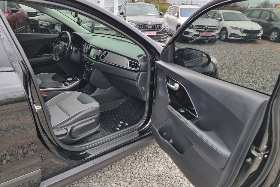 Продам Kia Niro 64кВт 2020 года в Львове