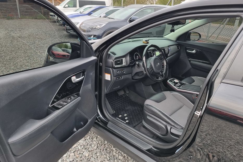 Продам Kia Niro 64кВт 2020 года в Львове