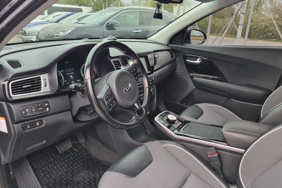 Продам Kia Niro 64кВт 2020 года в Львове