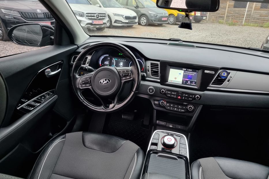 Продам Kia Niro 64кВт 2020 года в Львове