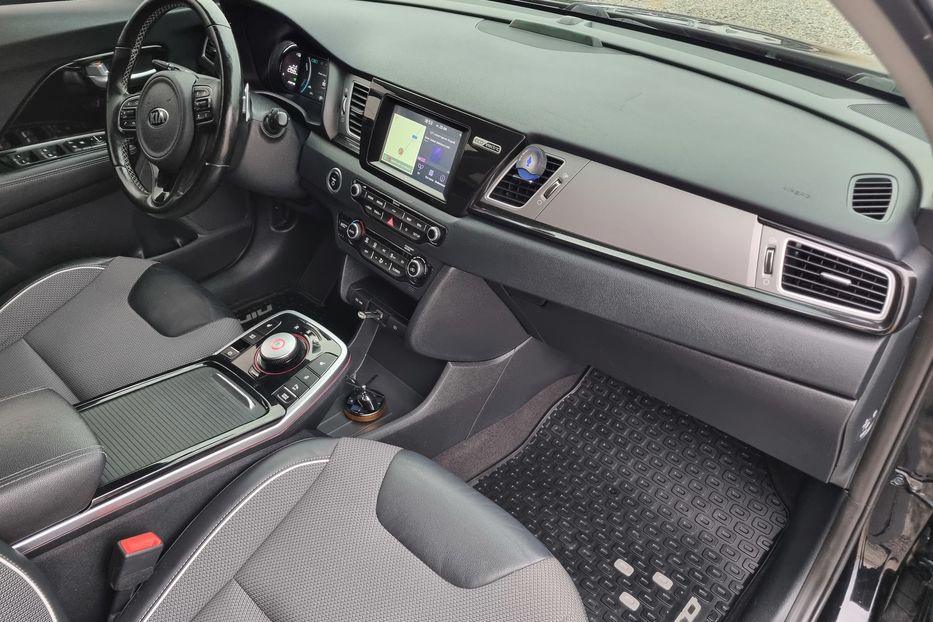 Продам Kia Niro 64кВт 2020 года в Львове
