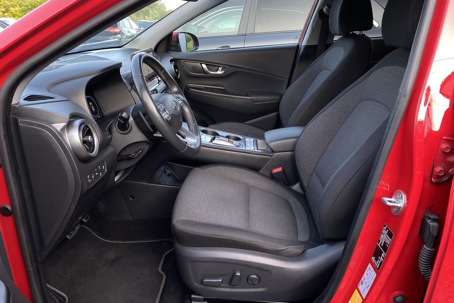 Продам Hyundai Kona 64кВтК-тКолісПідгрівсиднькерма 2021 года в Львове