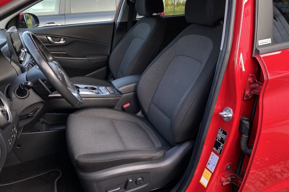 Продам Hyundai Kona 64кВтК-тКолісПідгрівсиднькерма 2021 года в Львове