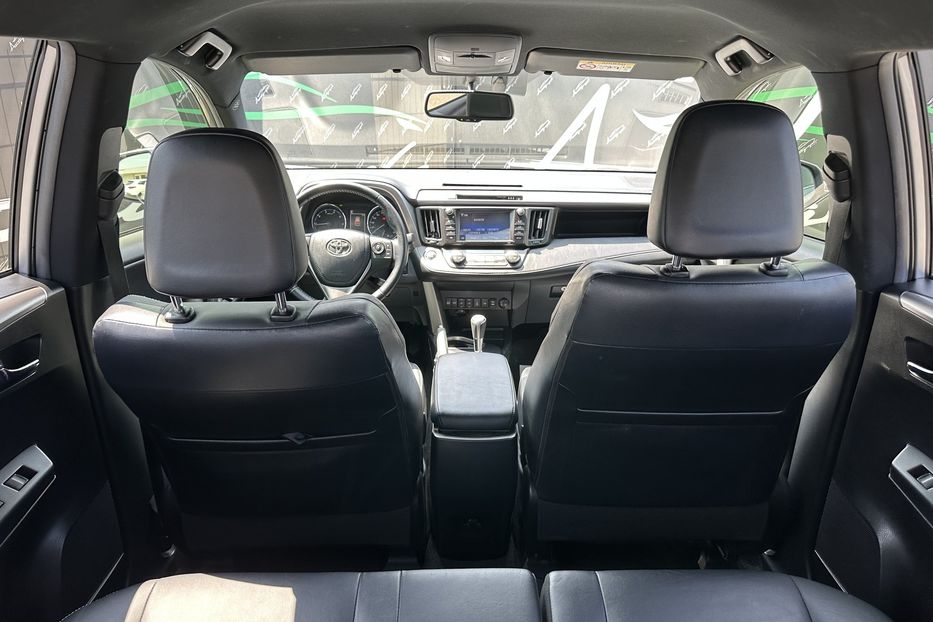Продам Toyota Rav 4 4х4 Premium 2017 года в Киеве