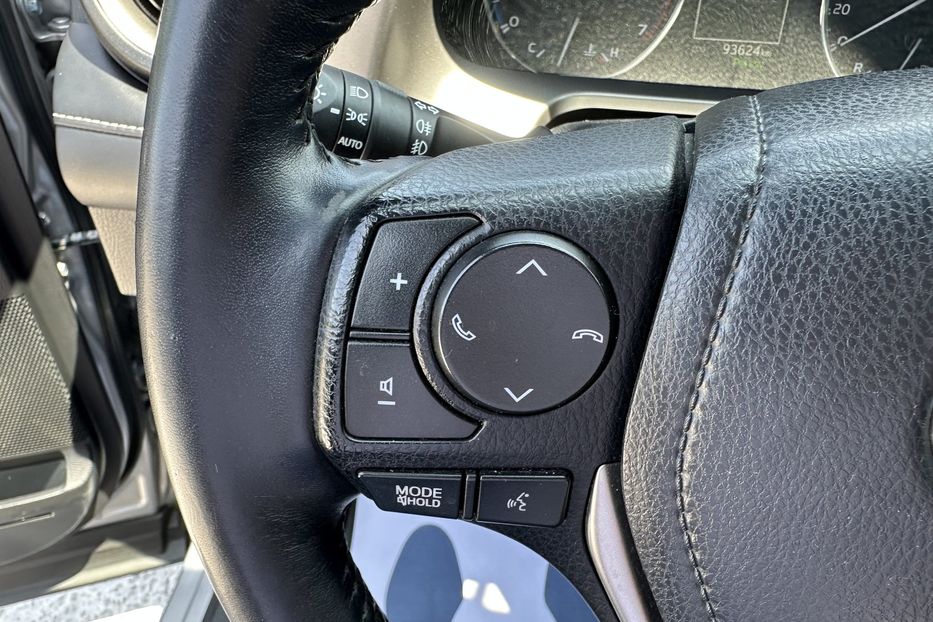 Продам Toyota Rav 4 4х4 Premium 2017 года в Киеве