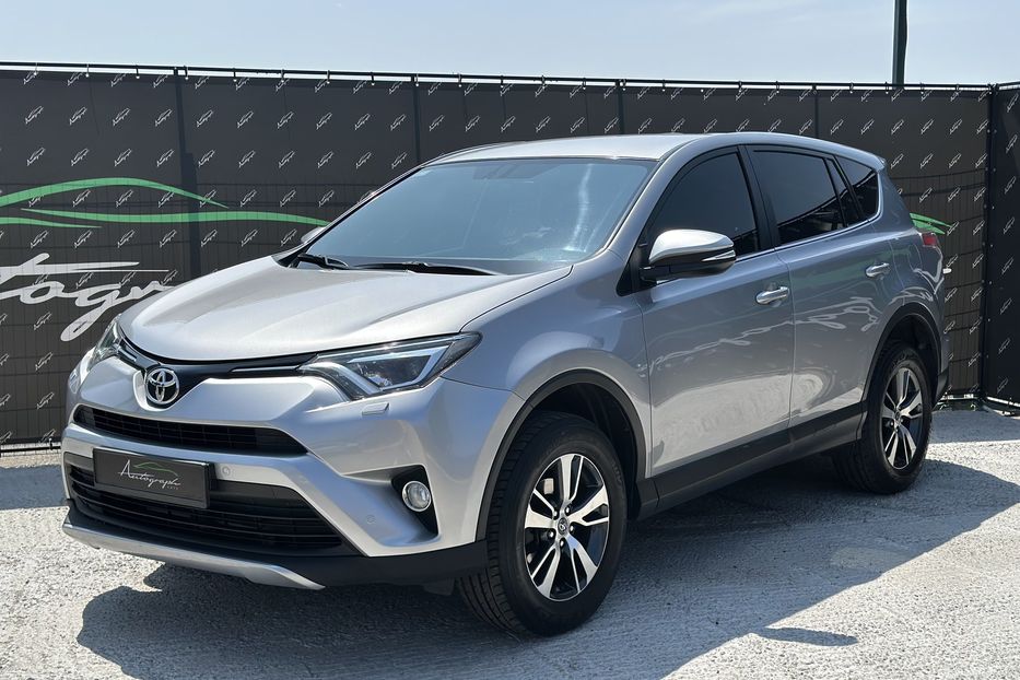Продам Toyota Rav 4 4х4 Premium 2017 года в Киеве