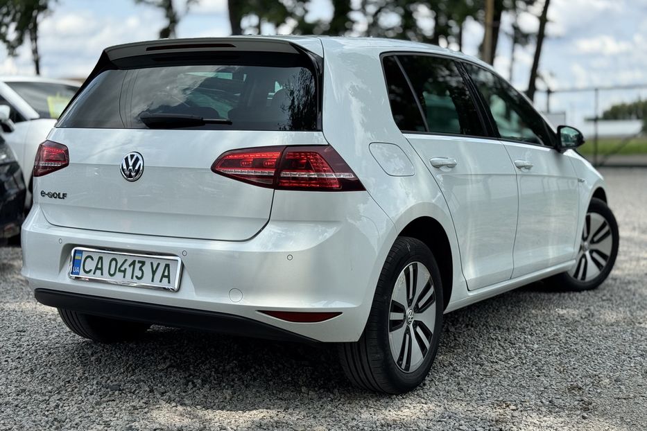 Продам Volkswagen e-Golf 24kWh (OFFSITE) 2015 года в г. Умань, Черкасская область