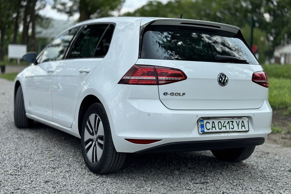 Продам Volkswagen e-Golf 24kWh (OFFSITE) 2015 года в г. Умань, Черкасская область
