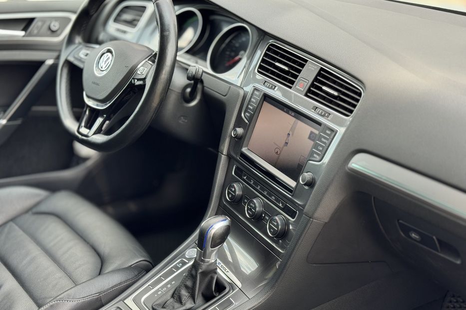 Продам Volkswagen e-Golf 24kWh (OFFSITE) 2015 года в г. Умань, Черкасская область
