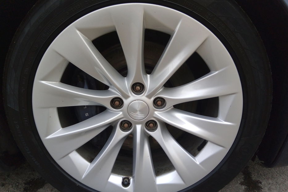 Продам Tesla Model S 75D Dual Motor 2017 года в г. Нежин, Черниговская область