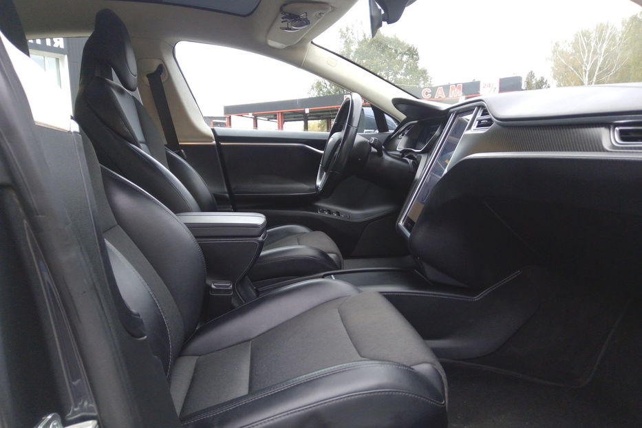 Продам Tesla Model S 75D Dual Motor 2017 года в г. Нежин, Черниговская область