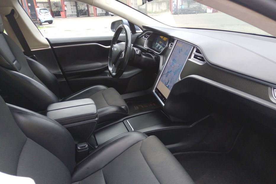 Продам Tesla Model S 75D Dual Motor 2017 года в г. Нежин, Черниговская область