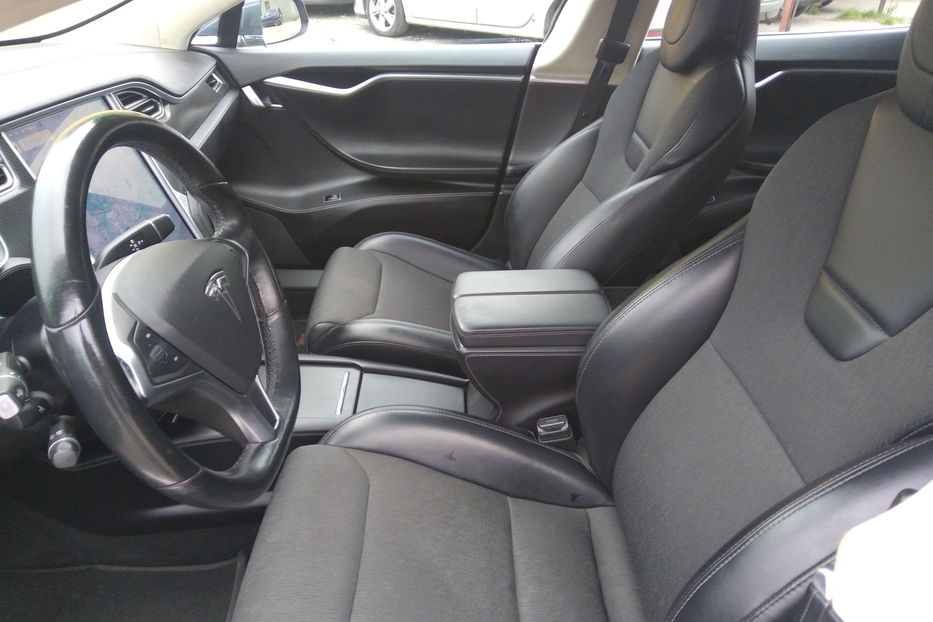 Продам Tesla Model S 75D Dual Motor 2017 года в г. Нежин, Черниговская область