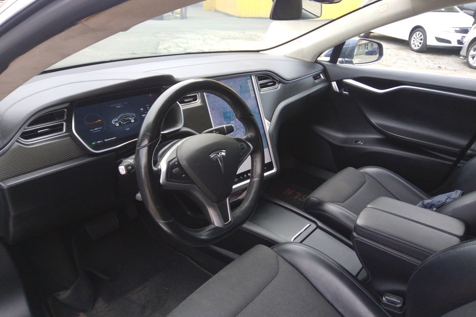 Продам Tesla Model S 75D Dual Motor 2017 года в г. Нежин, Черниговская область