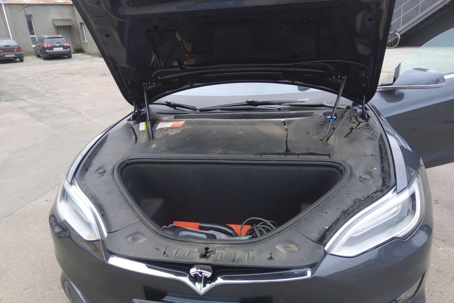 Продам Tesla Model S 75D Dual Motor 2017 года в г. Нежин, Черниговская область