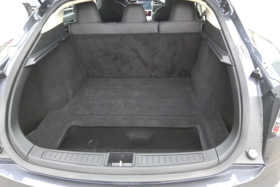 Продам Tesla Model S 75D Dual Motor 2017 года в г. Нежин, Черниговская область