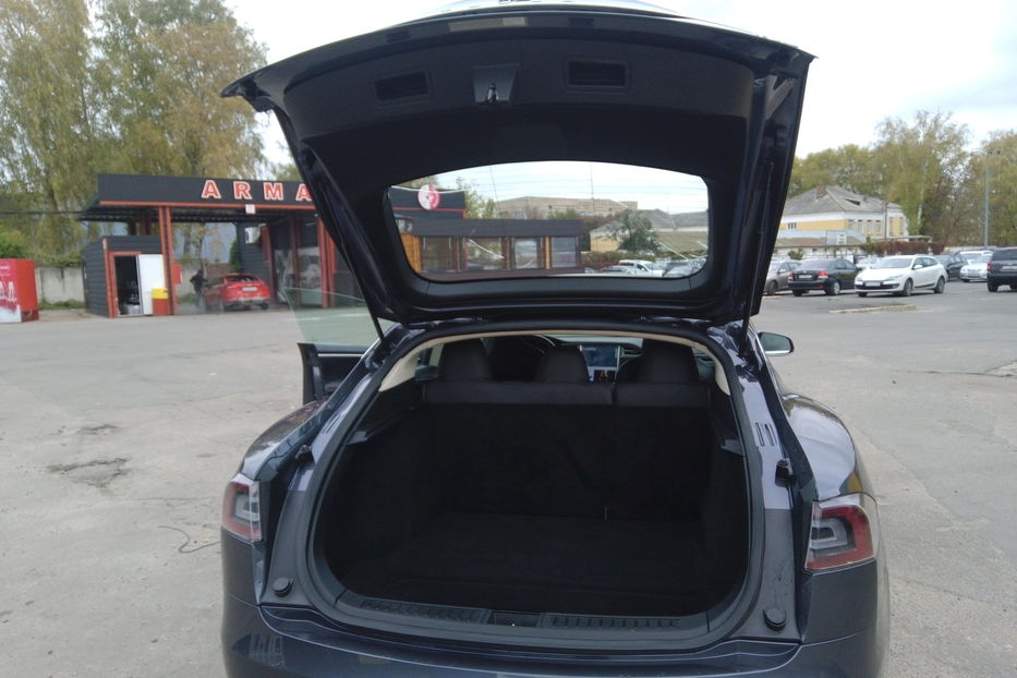 Продам Tesla Model S 75D Dual Motor 2017 года в г. Нежин, Черниговская область