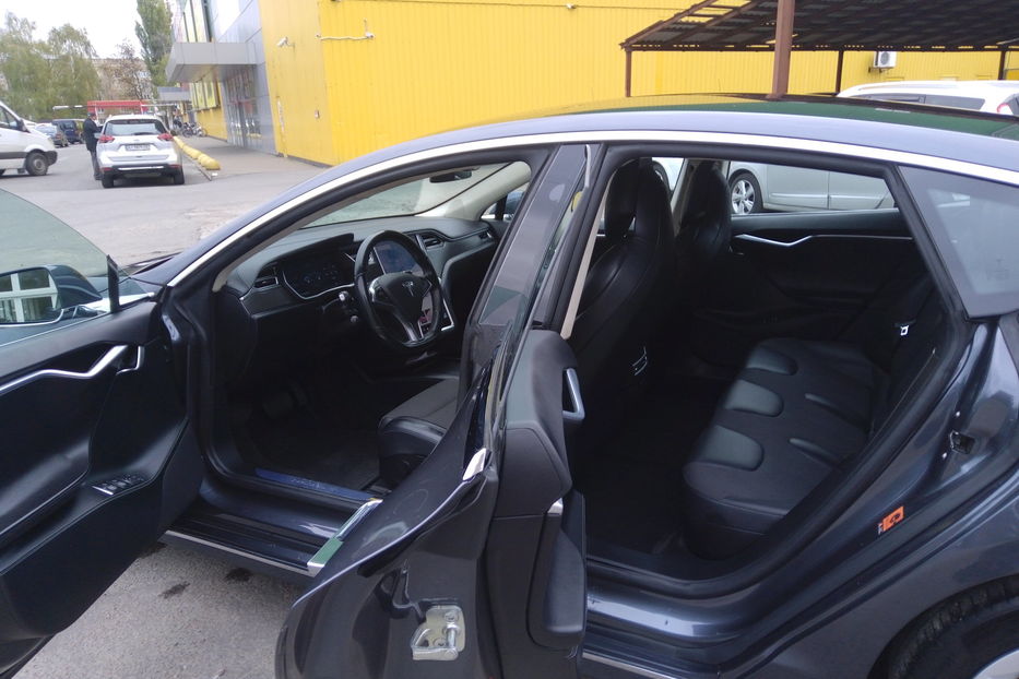 Продам Tesla Model S 75D Dual Motor 2017 года в г. Нежин, Черниговская область